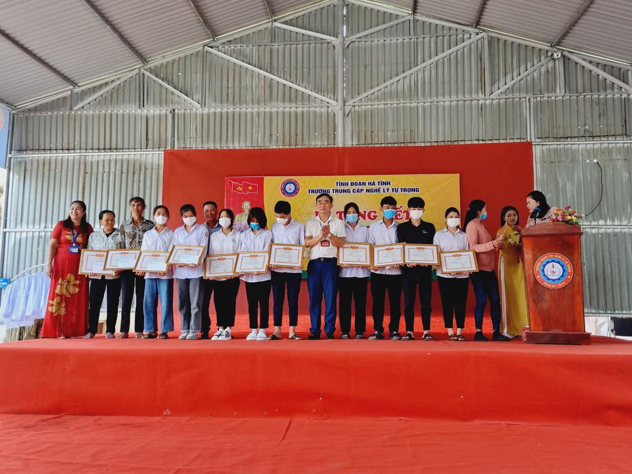 Trường TCN Lý tự Trọng tổ chức lễ tổng kết năm học 2021-2022