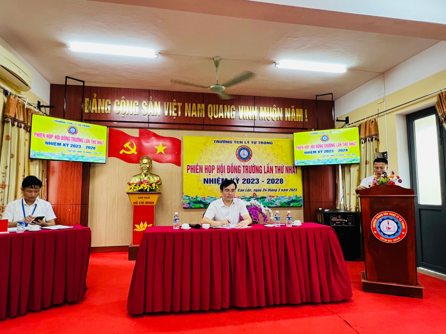 Hội đồng Trường TCN Lý Tự Trọng tổ chức phiên họp hội đồng trường lần thứ nhất, nhiệm kỳ 2023-2028.