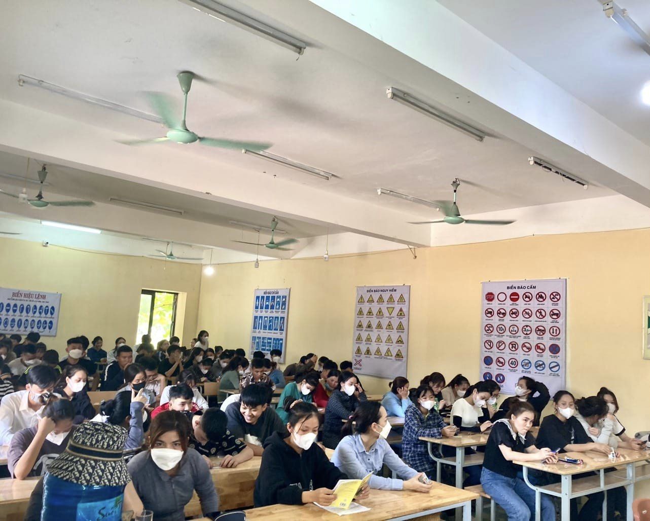 Trung tâm Đào tạo lái xe moto trường TCN Lý Tự Trọng tổ chức thi sát hạch lái xe hạng A1 khóa 77.